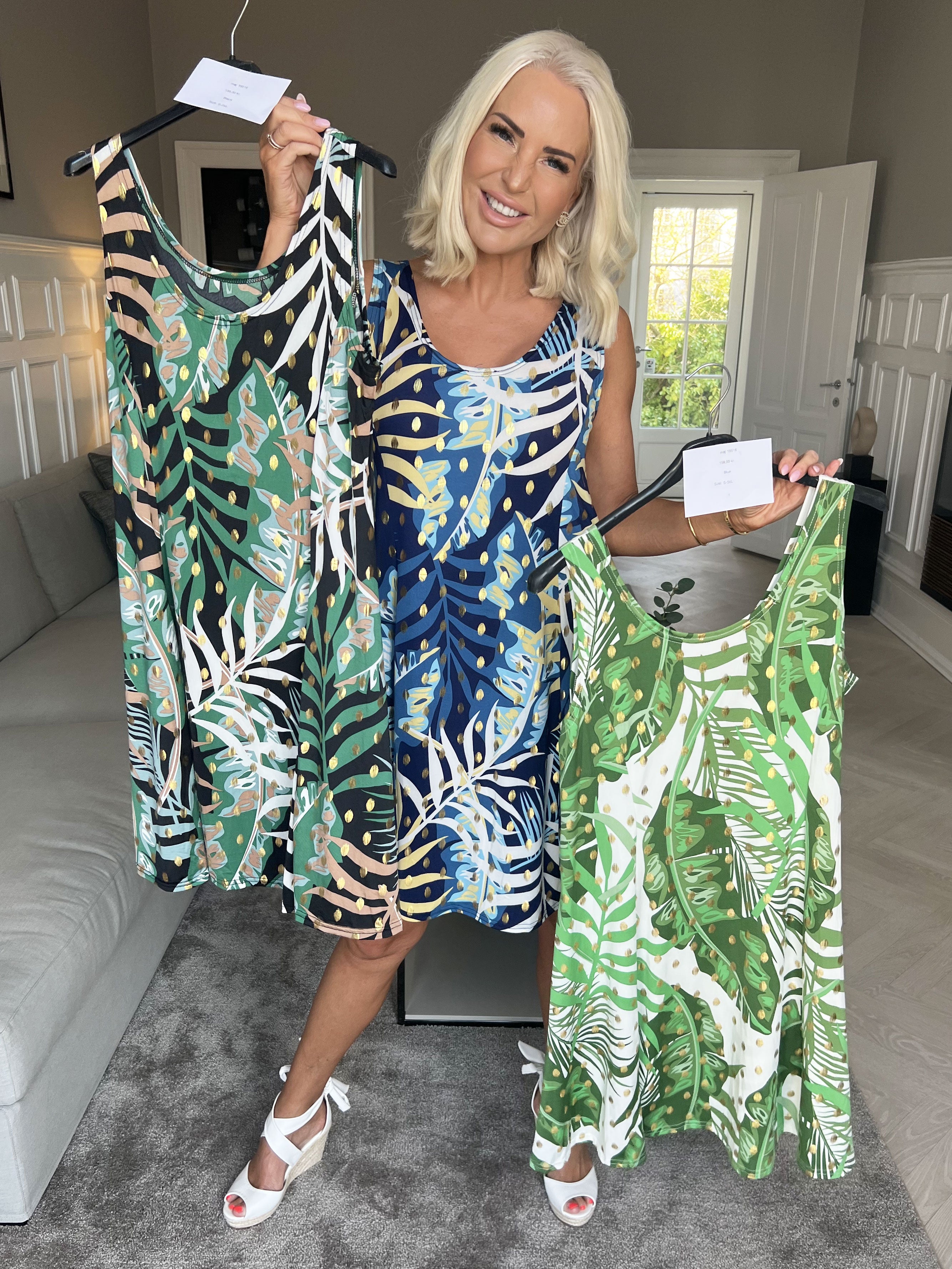 Maj - Sød elastisk sommerkjole med guld pletter